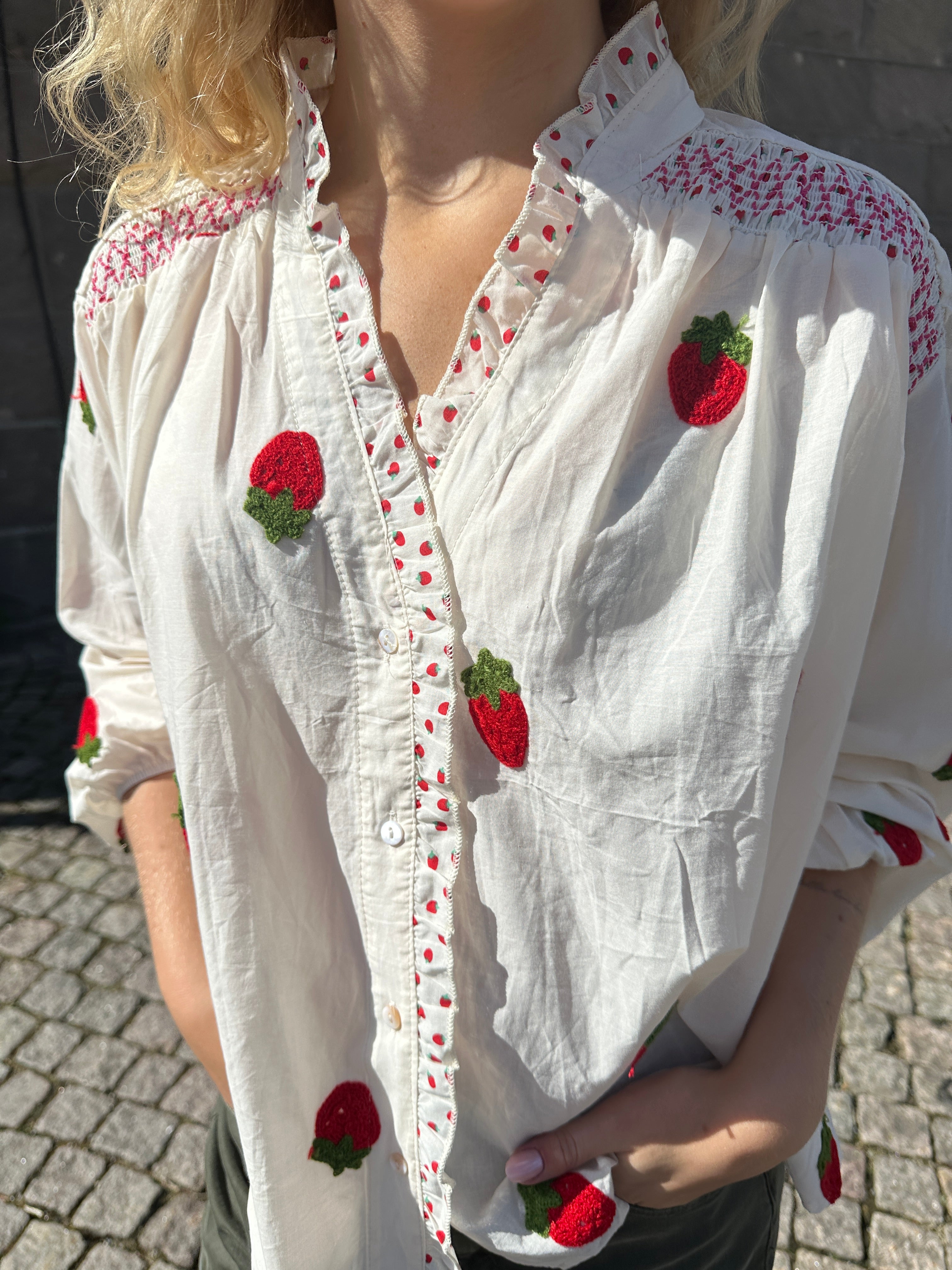 Boheme Shirt Strawberry Embrodery