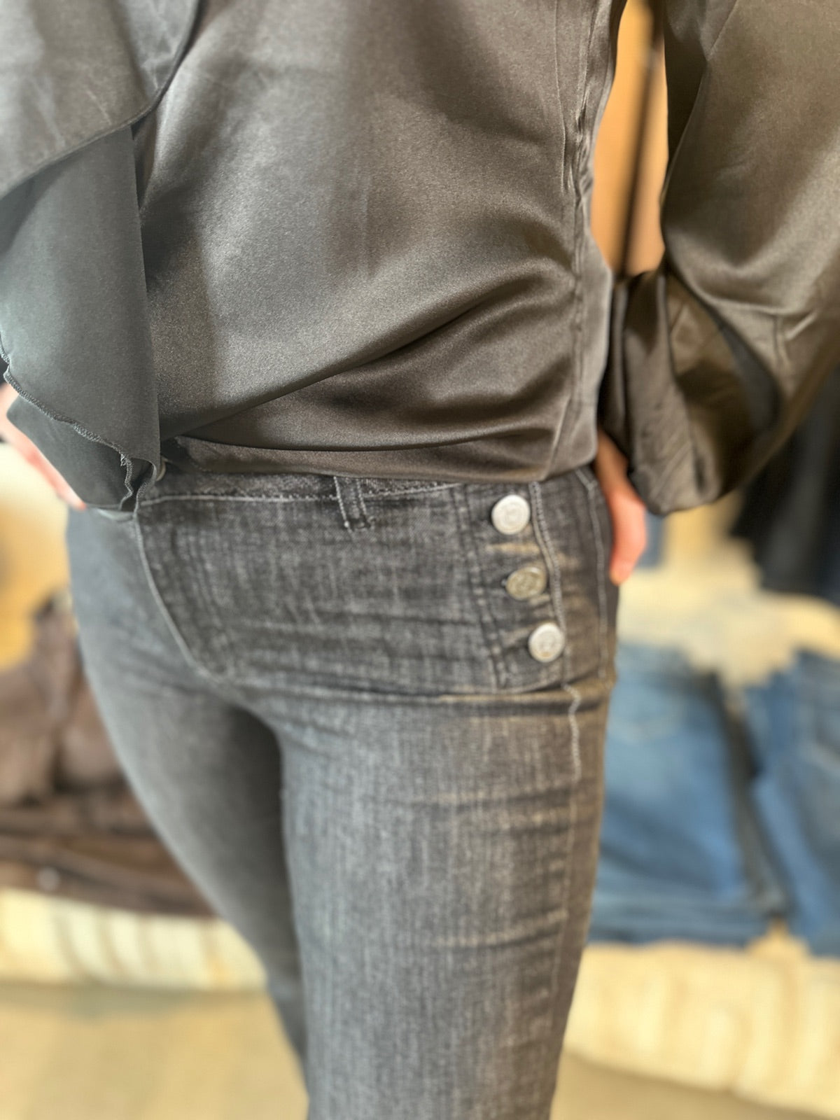 Como Flare Button Jeans Washed Black