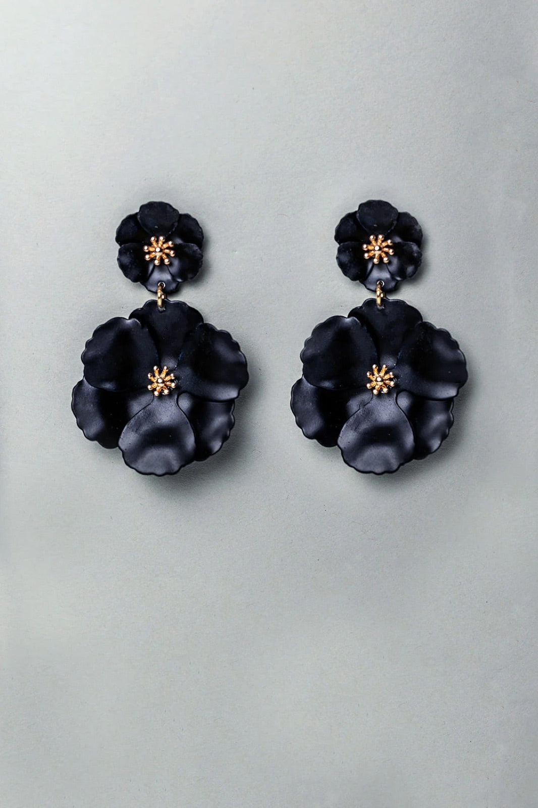 Flower Twin Earrings Black Pearl
