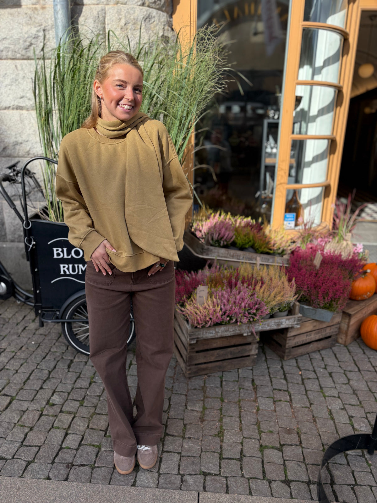 Objarina Long Sleeve Oz Tie Sweatshirt Fennel Seed