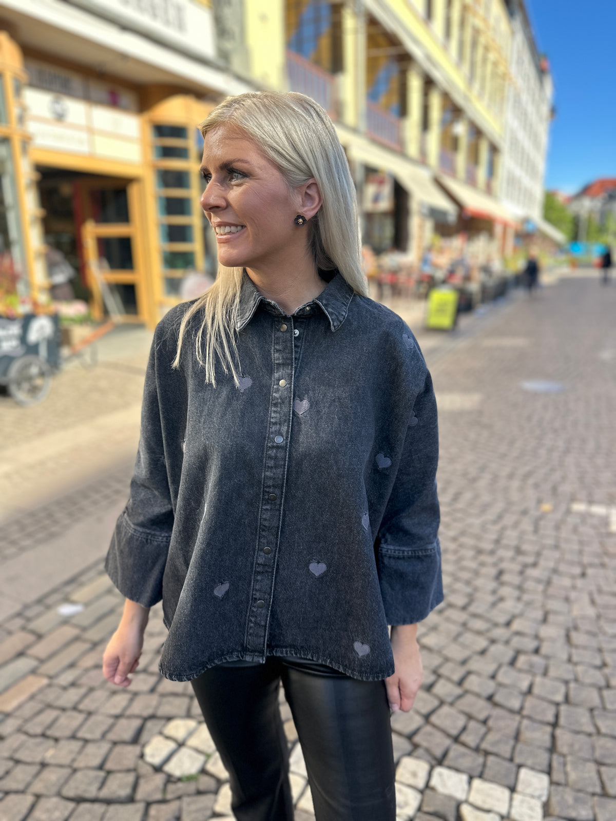 Onlgrace Heart Emb Shirt Washed Black Heart Emb