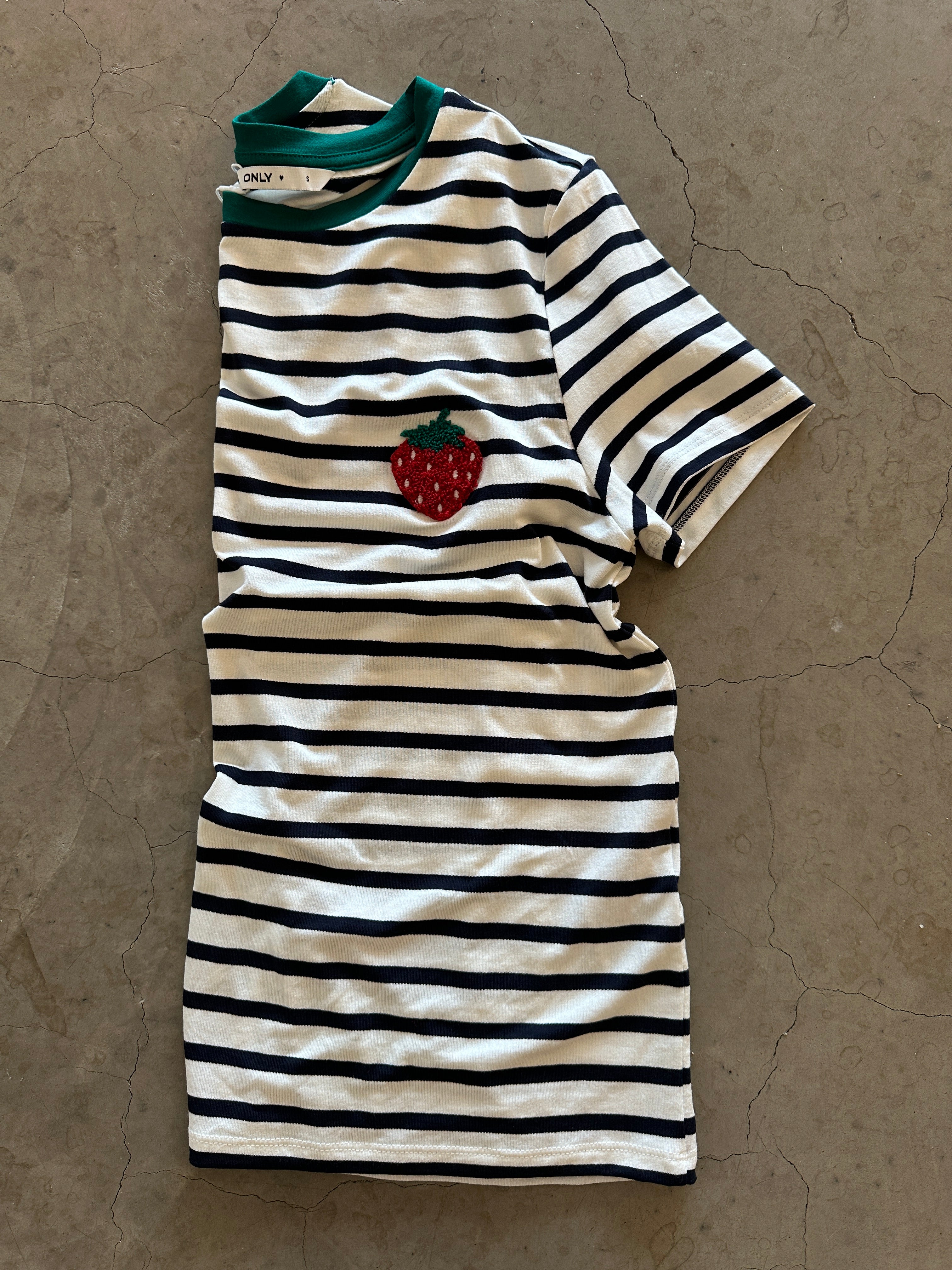 Onlheart Life Short Sleeve Tee Cloud Dancer Night Sky Strawberry