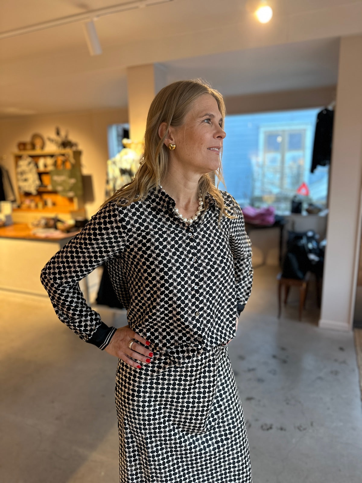 Onljane Life Long Sleeve Plisse Shirt Black Chic Me