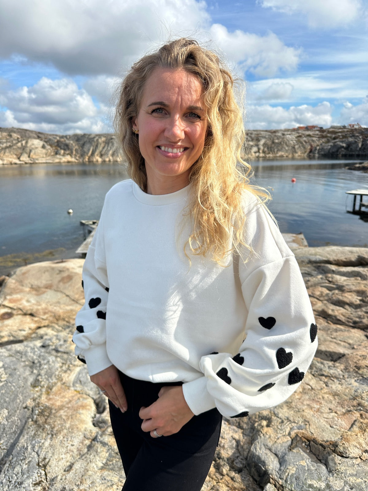 Onlmacy Long Sleeve O Neck Cloud Dancer W Black Hearts