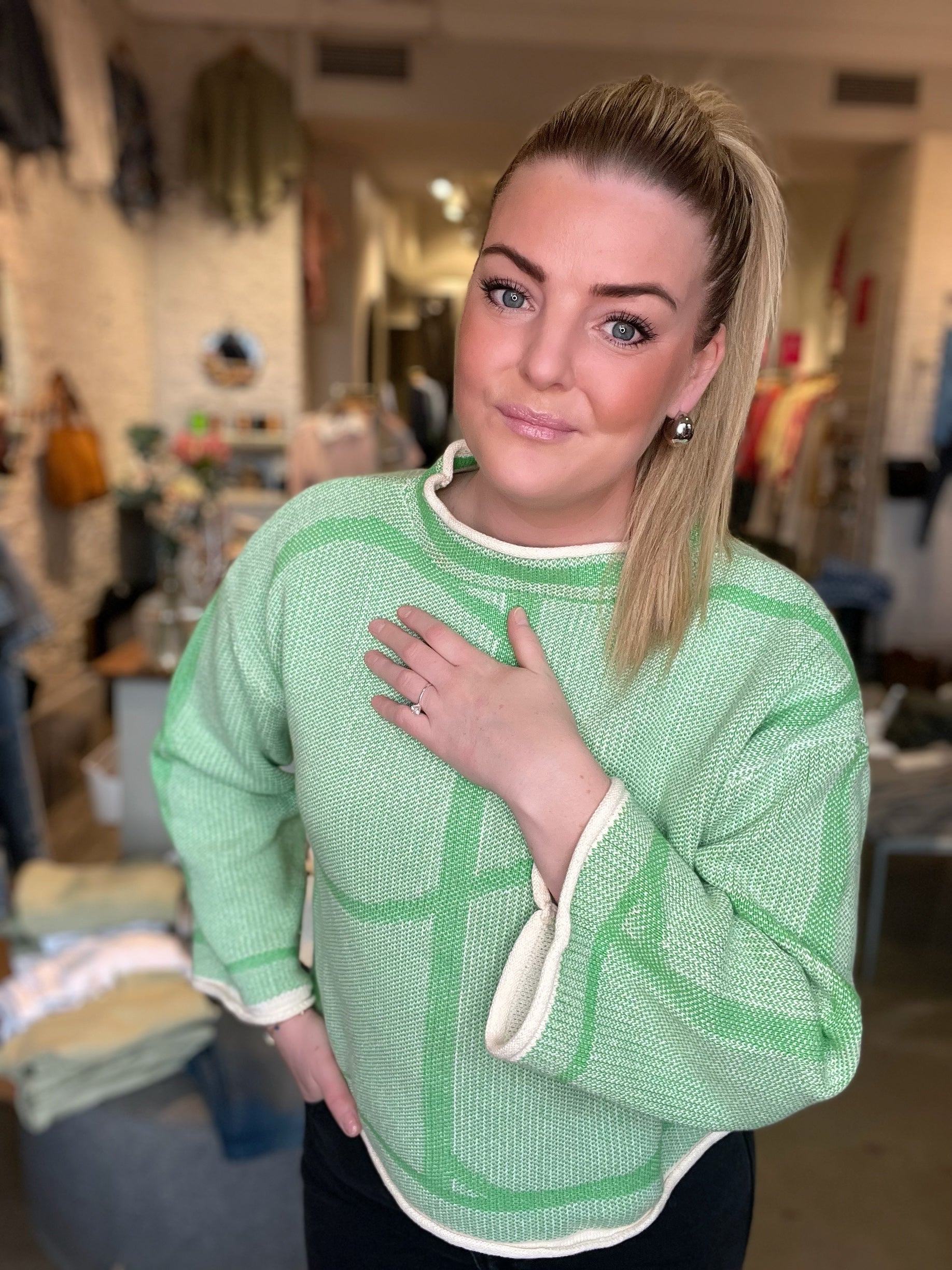 Slrava Mono Pullover Vibrant Green