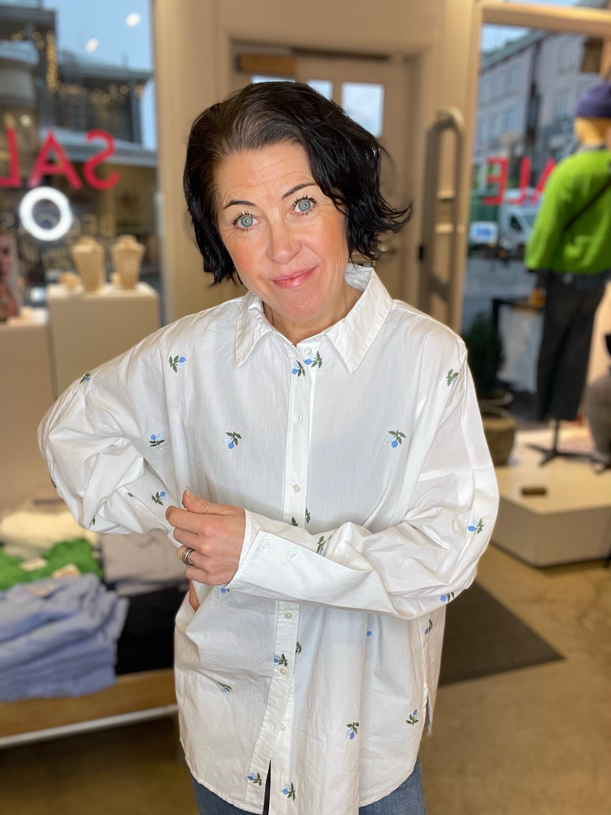 Viaila Long Sleeve Embroidery Shirt Cloud Dancer Flower Embroidery