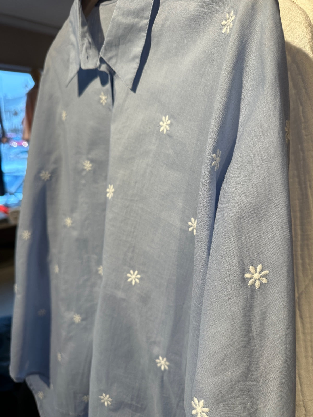 Onlnew Lina Grace Long Sleeve Emb Shirt Brunnera Blue Bright White Flowers