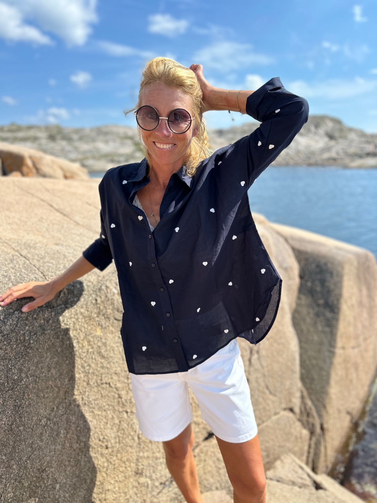 Onlnew Lina Grace Long Sleeve Emb Shirt Night Sky W Cloud Dancer Emb Heart