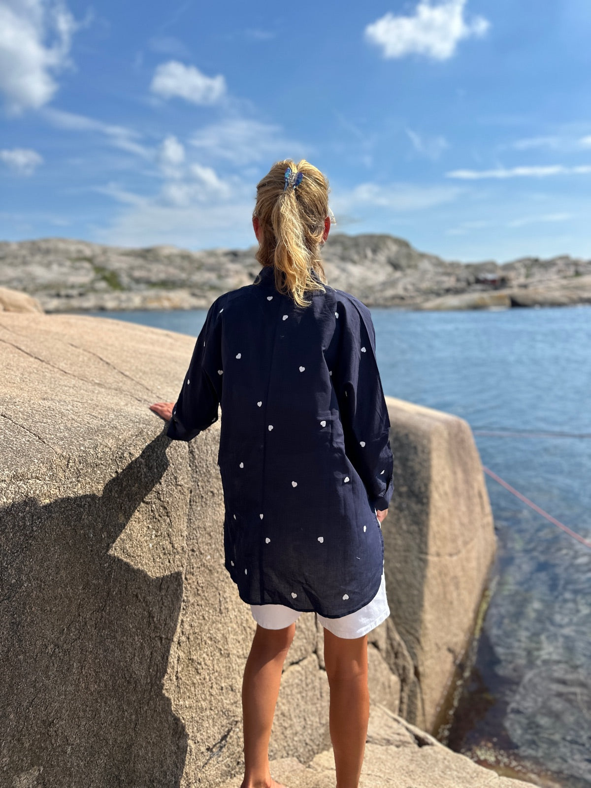 Onlnew Lina Grace Long Sleeve Emb Shirt Night Sky W Cloud Dancer Emb Heart
