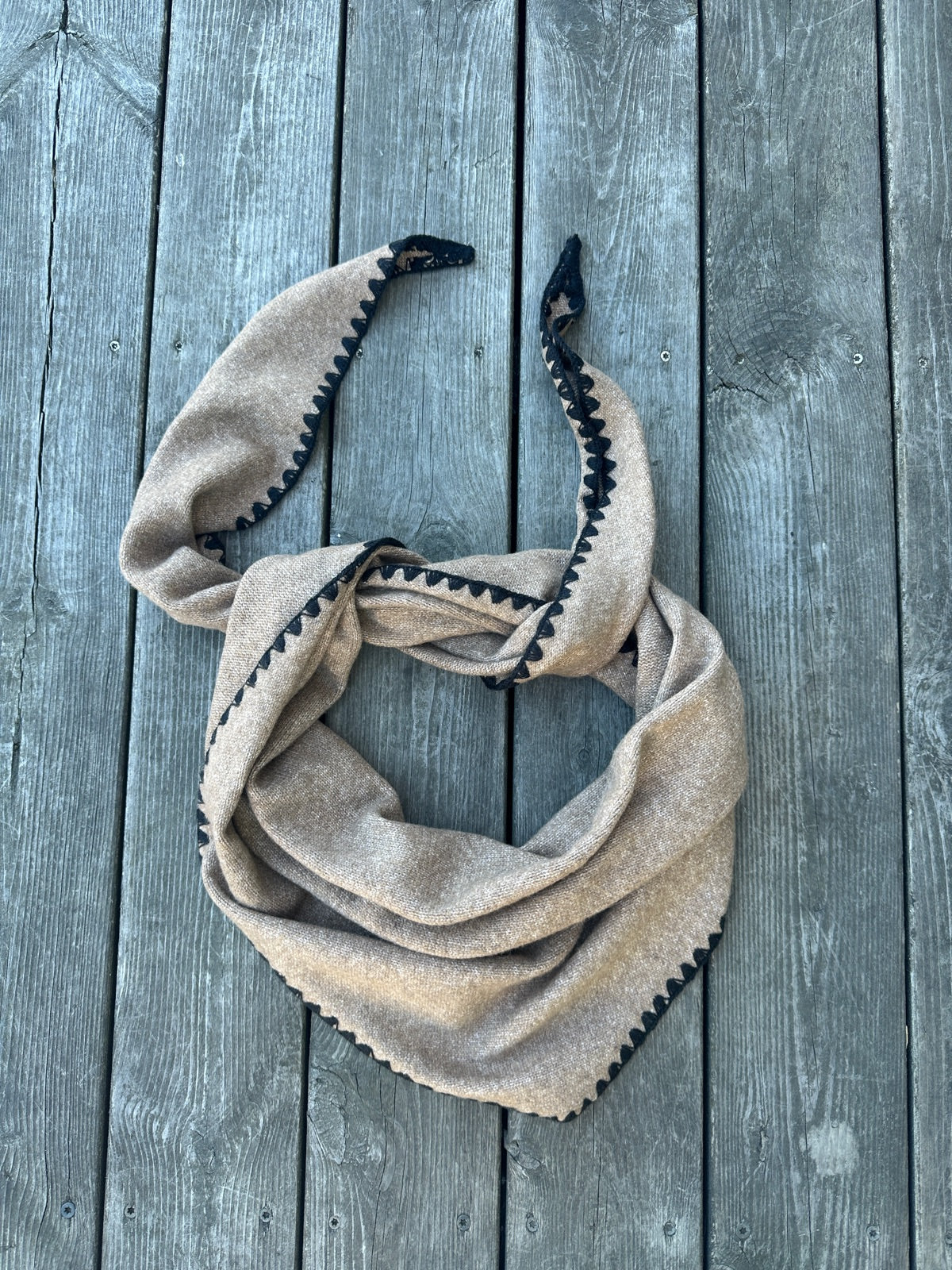 Onllea Life Embroidery Scarf Acc Caribou Black Embroidery Edge