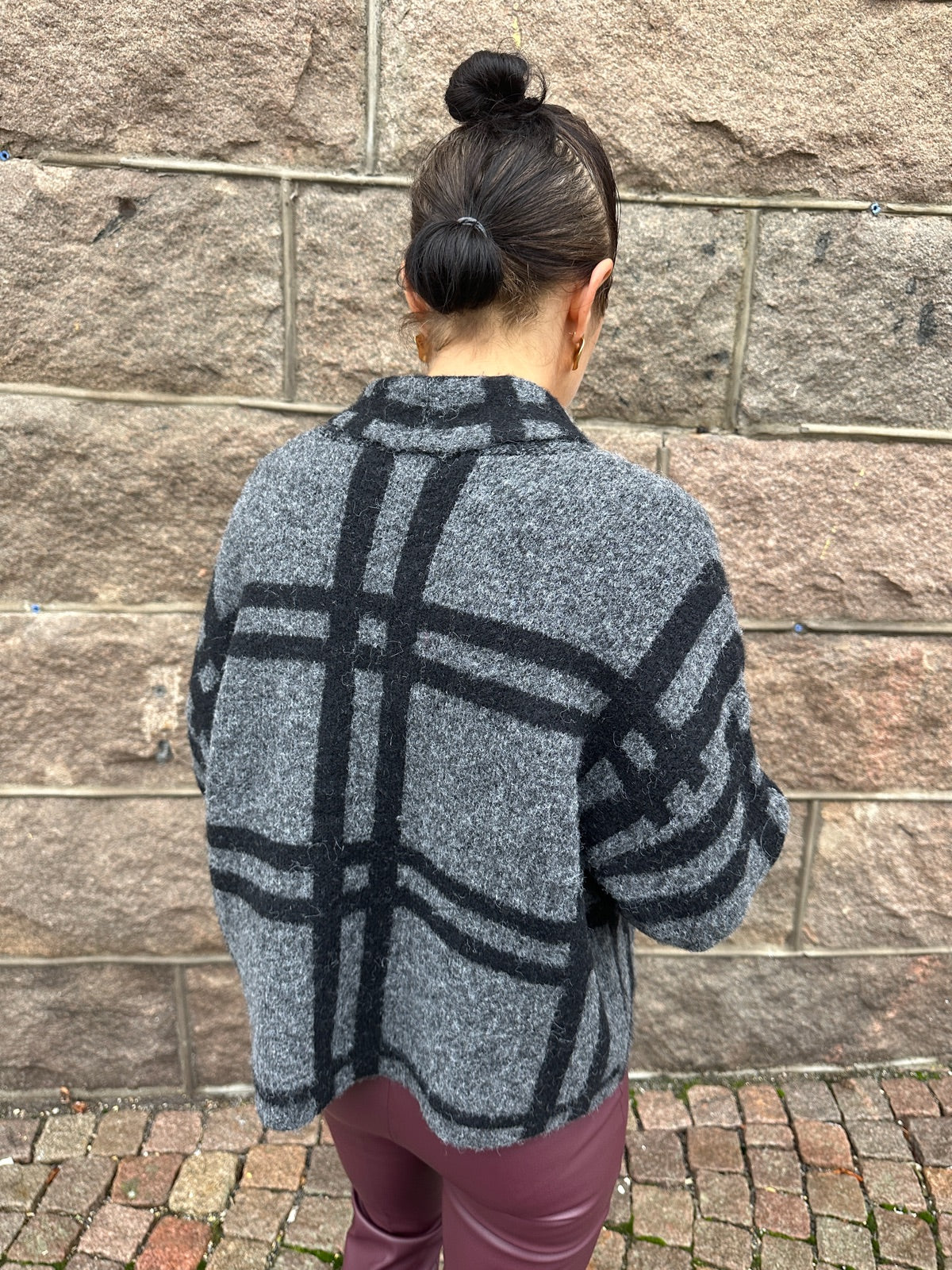 Jdylydia Long Sleeve V Neck Short Coatigan Dark Grey Melange Black Check