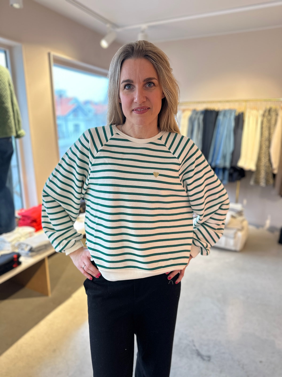 Pcgreta Long Sleeve Emb Sweat Cloud Dancer Pepper Green Gold Lurex Heart