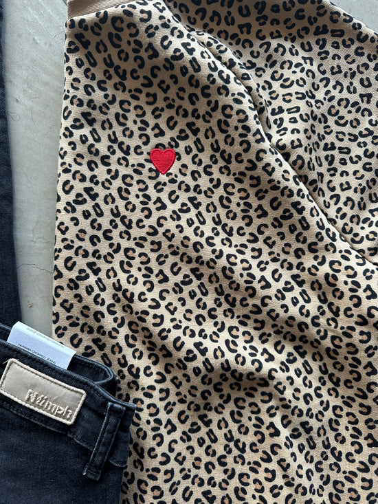 Pcgreta Long Sleeve Emb  Sweat Cloud Dancer Leopard  Red Heart Emb