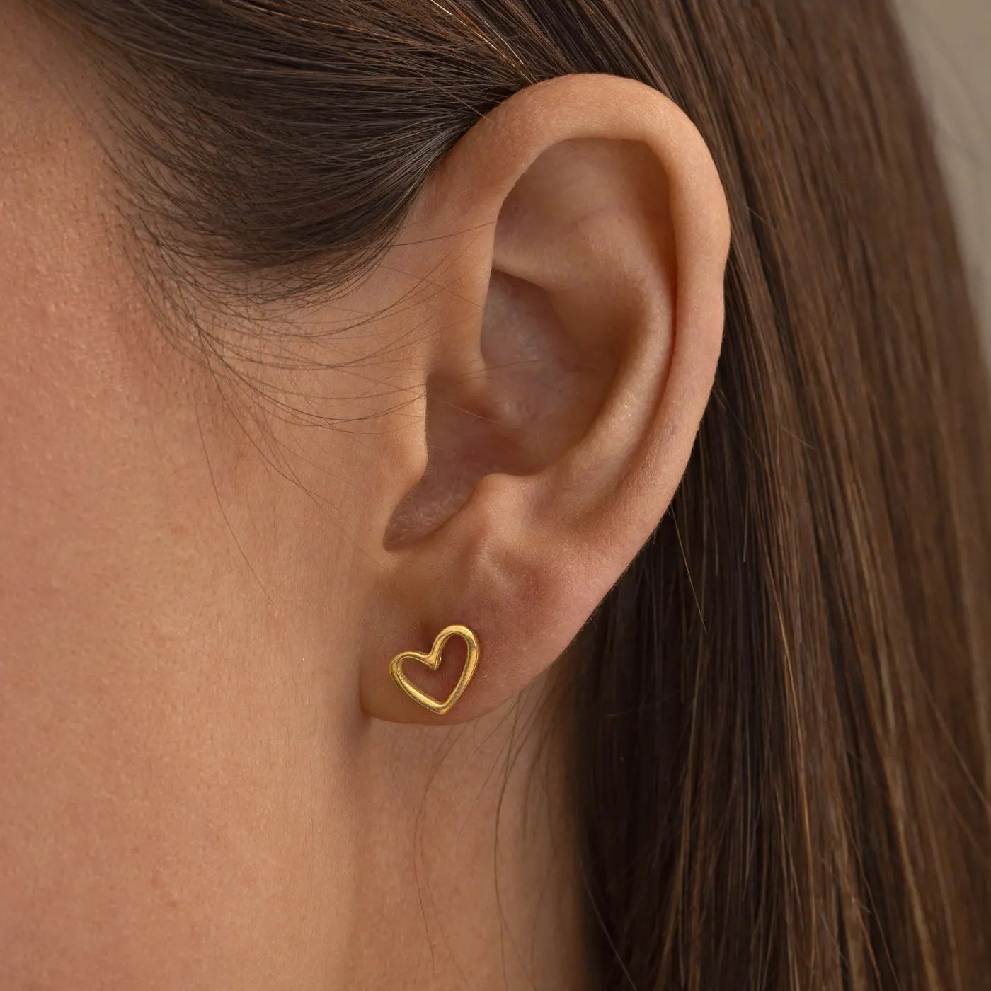 Sarah - Heart Outline Stud Earring Stainless Steel - Gold Gold