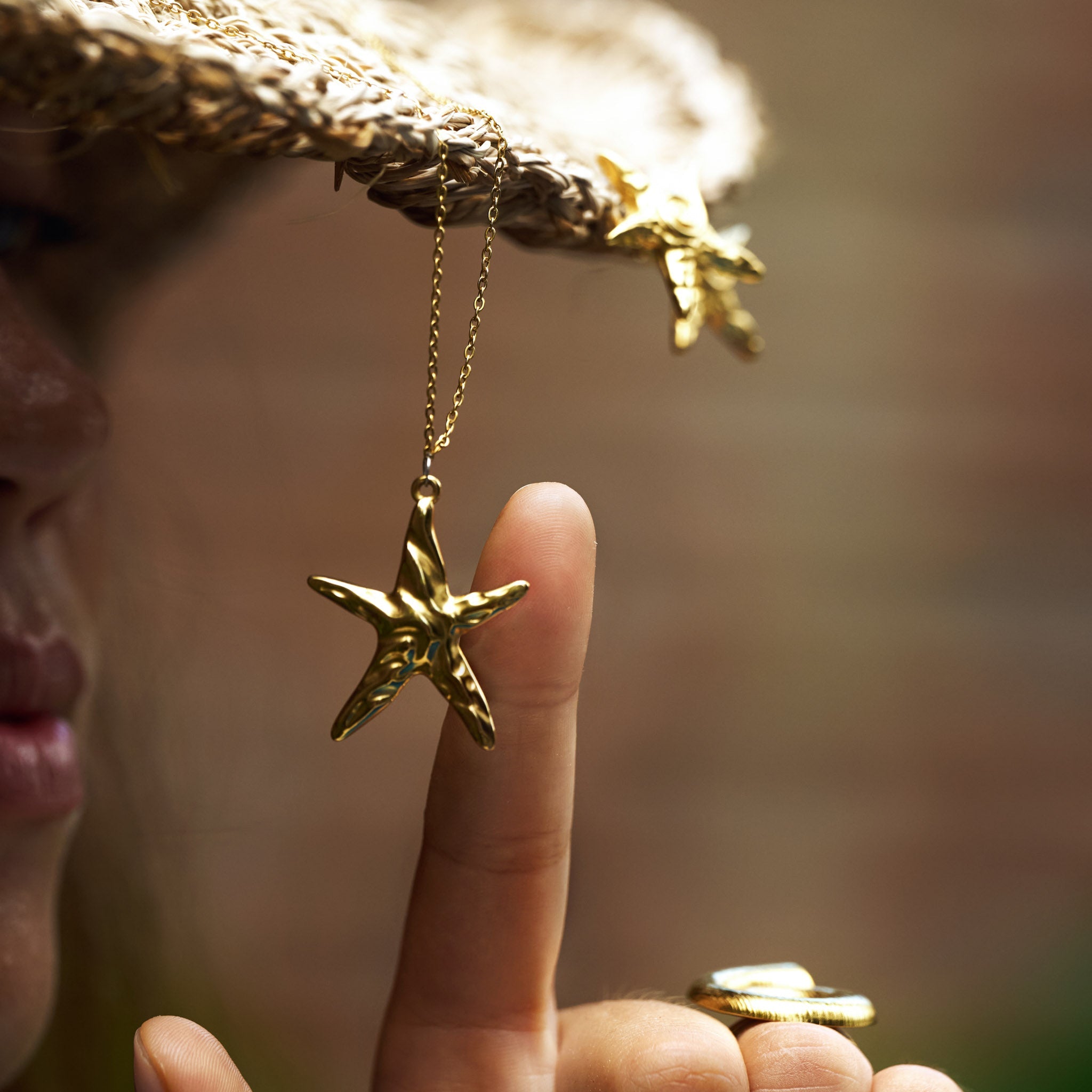 Malin - Starfish Dangling Necklace Stainless Steel - Gold