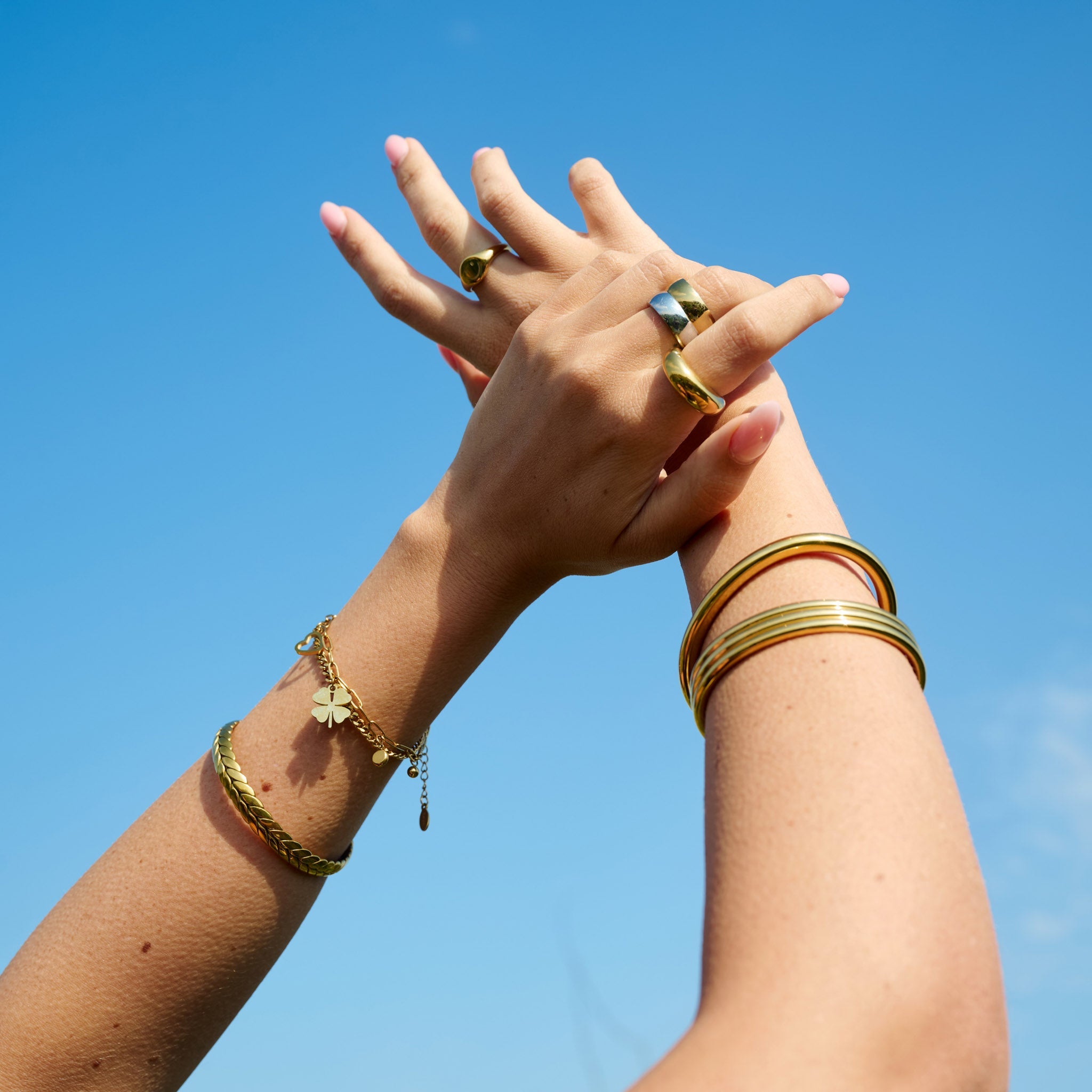 Edeline - Multi Charm Bracelet - Gold