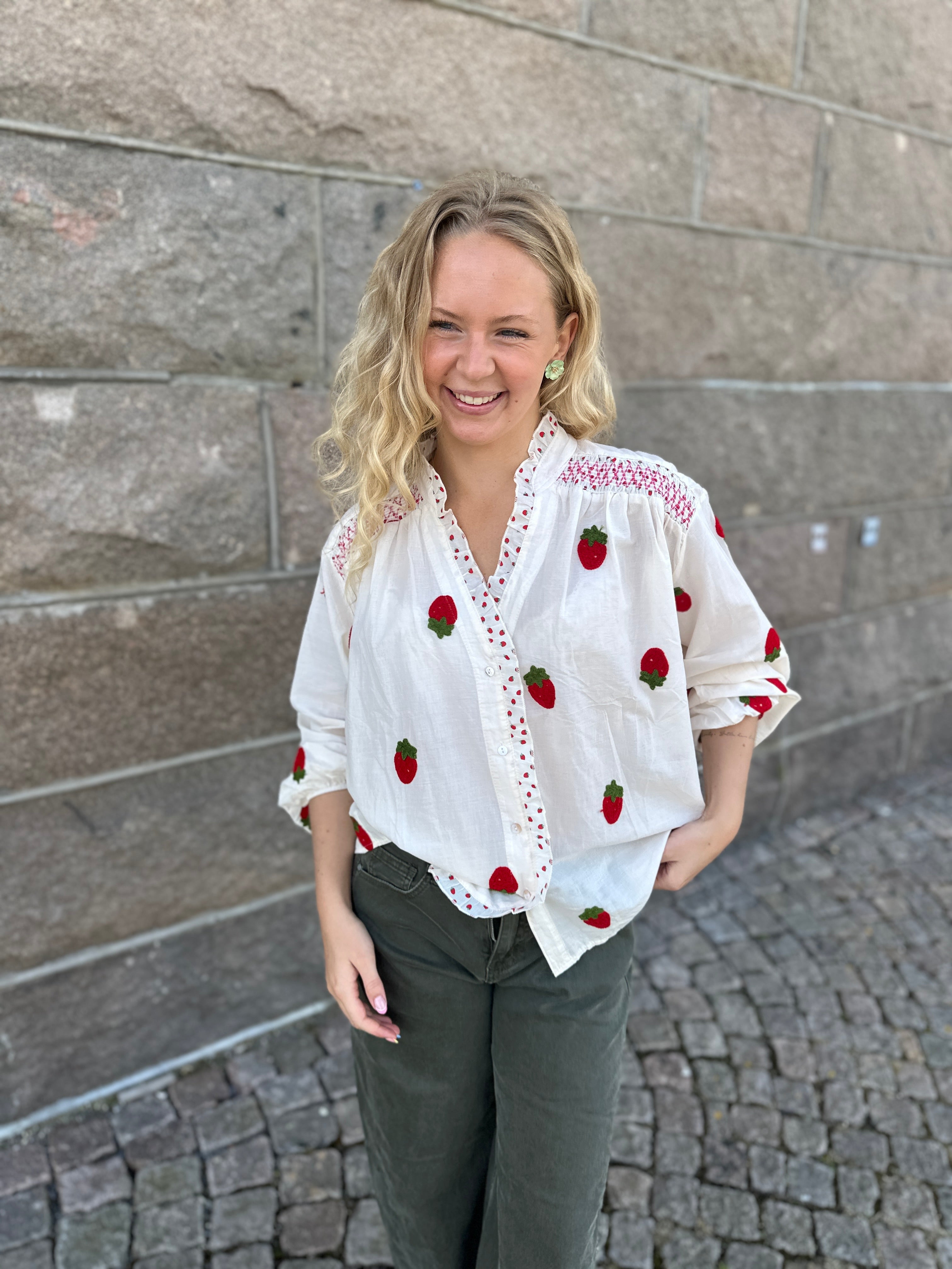 Boheme Shirt Strawberry Embrodery