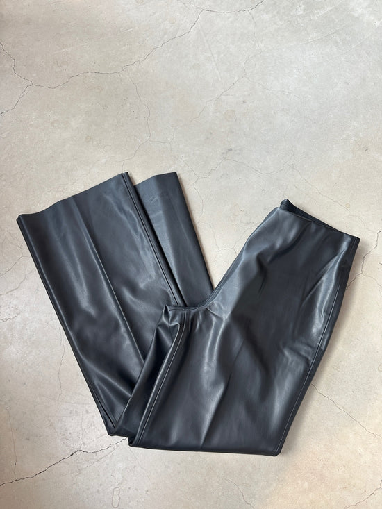Dowiesz Flared Pants Black