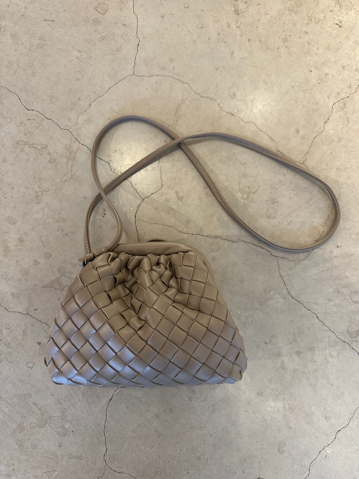 Dumpling Bag Braided Taupe