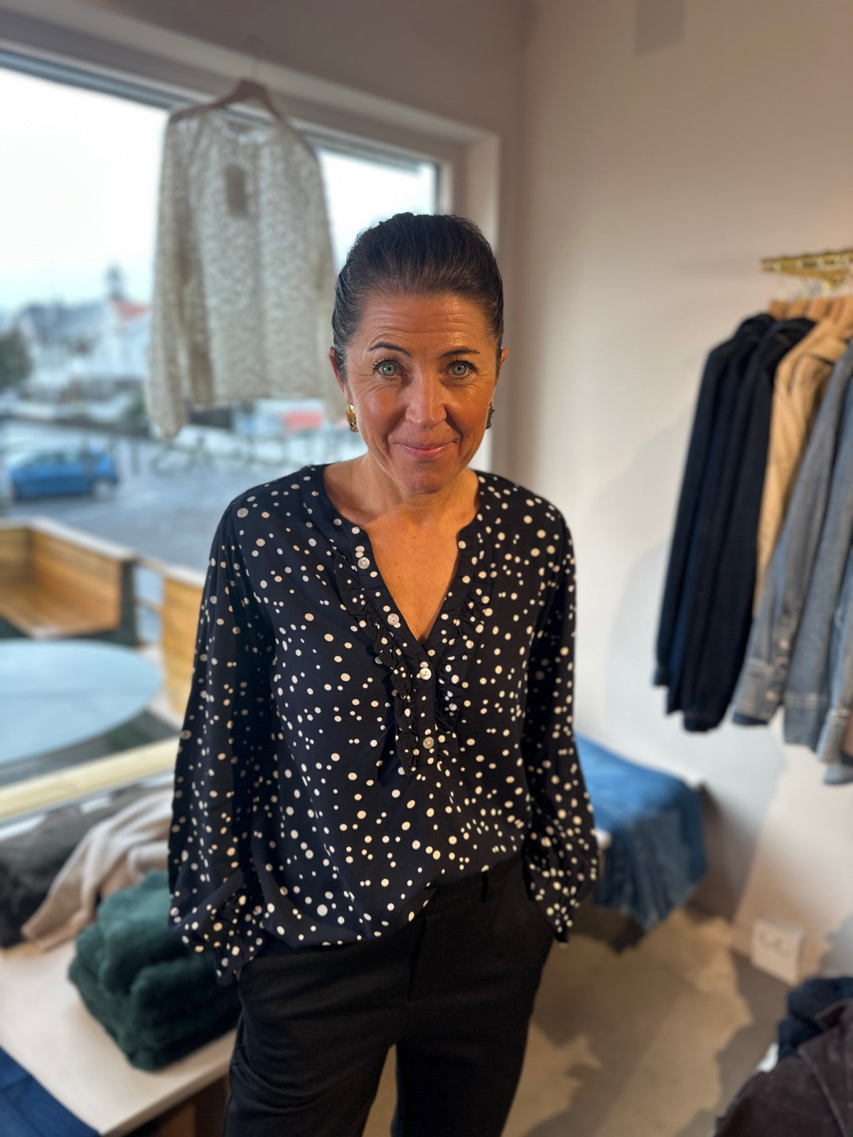 Gyta V-Neck Blouse M Black Wsand Drops