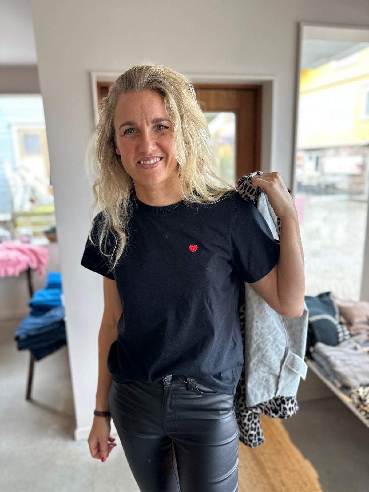 Jdypisa Short Sleeve Print Top Black Bittersweet Heart