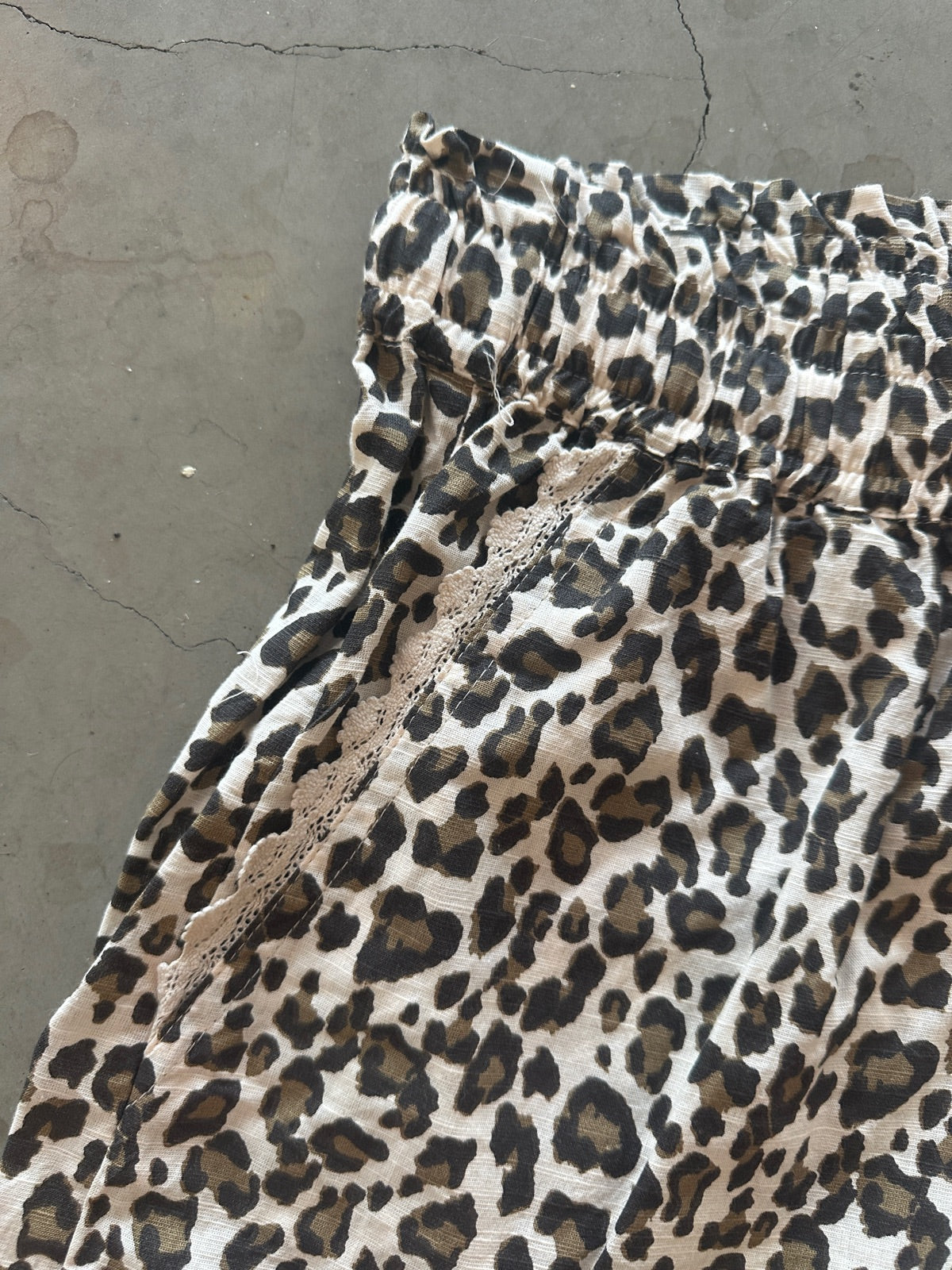 Kirbysz Shorts Creme Leopard Strokes