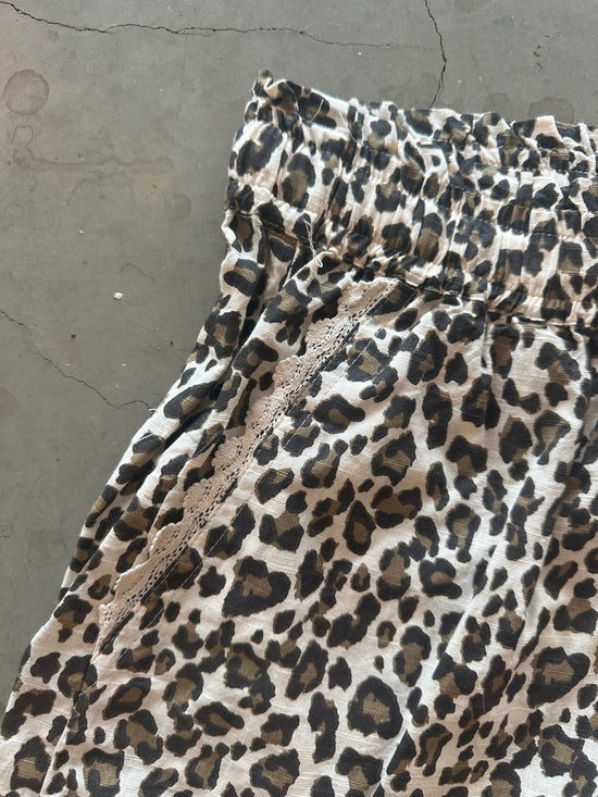 Kirbysz Shorts Creme Leopard Strokes