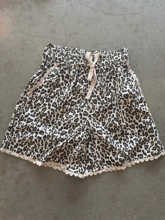 Kirbysz Shorts Creme Leopard Strokes
