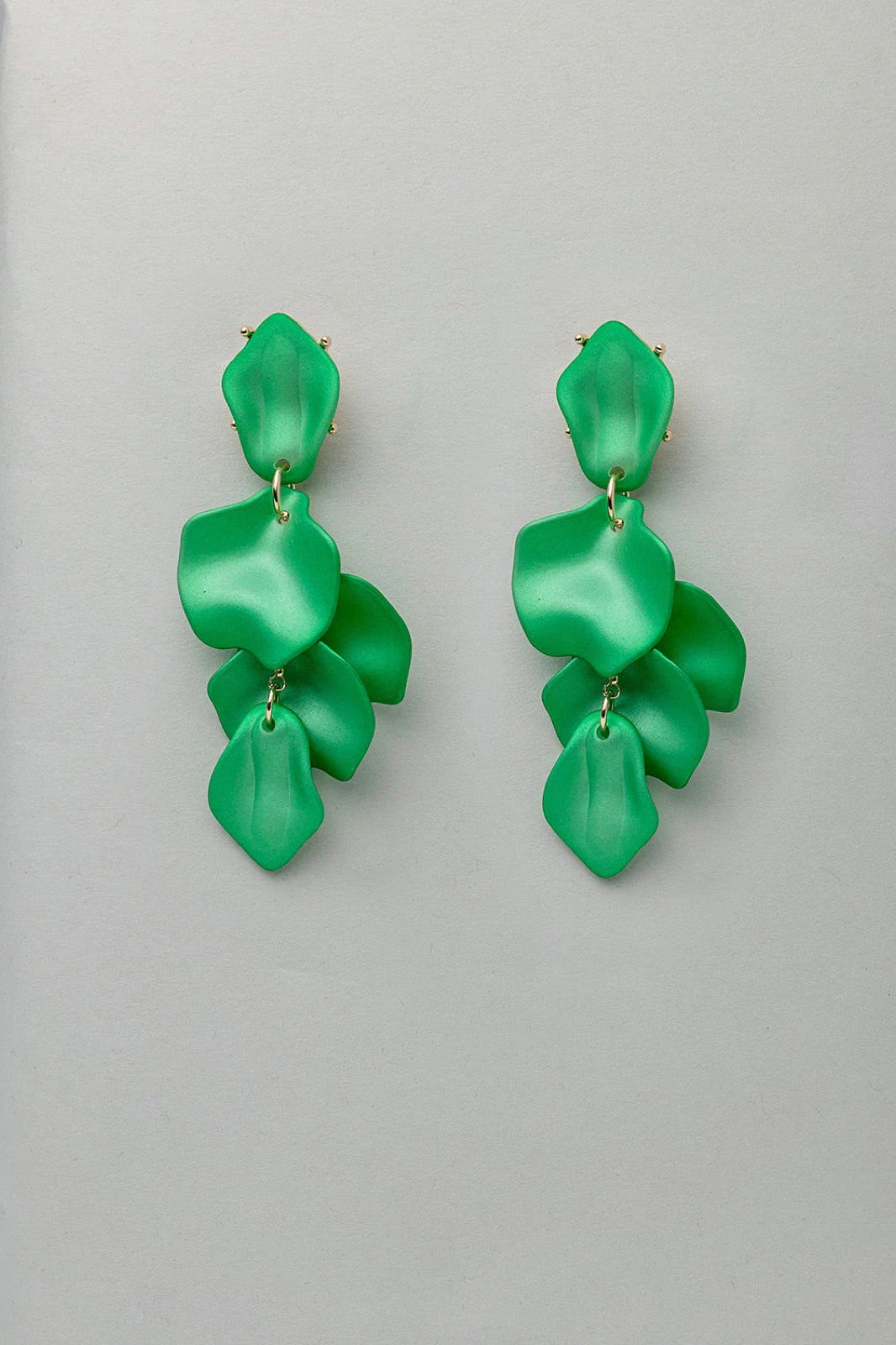 Leaf Earrings Metallic Strong Green