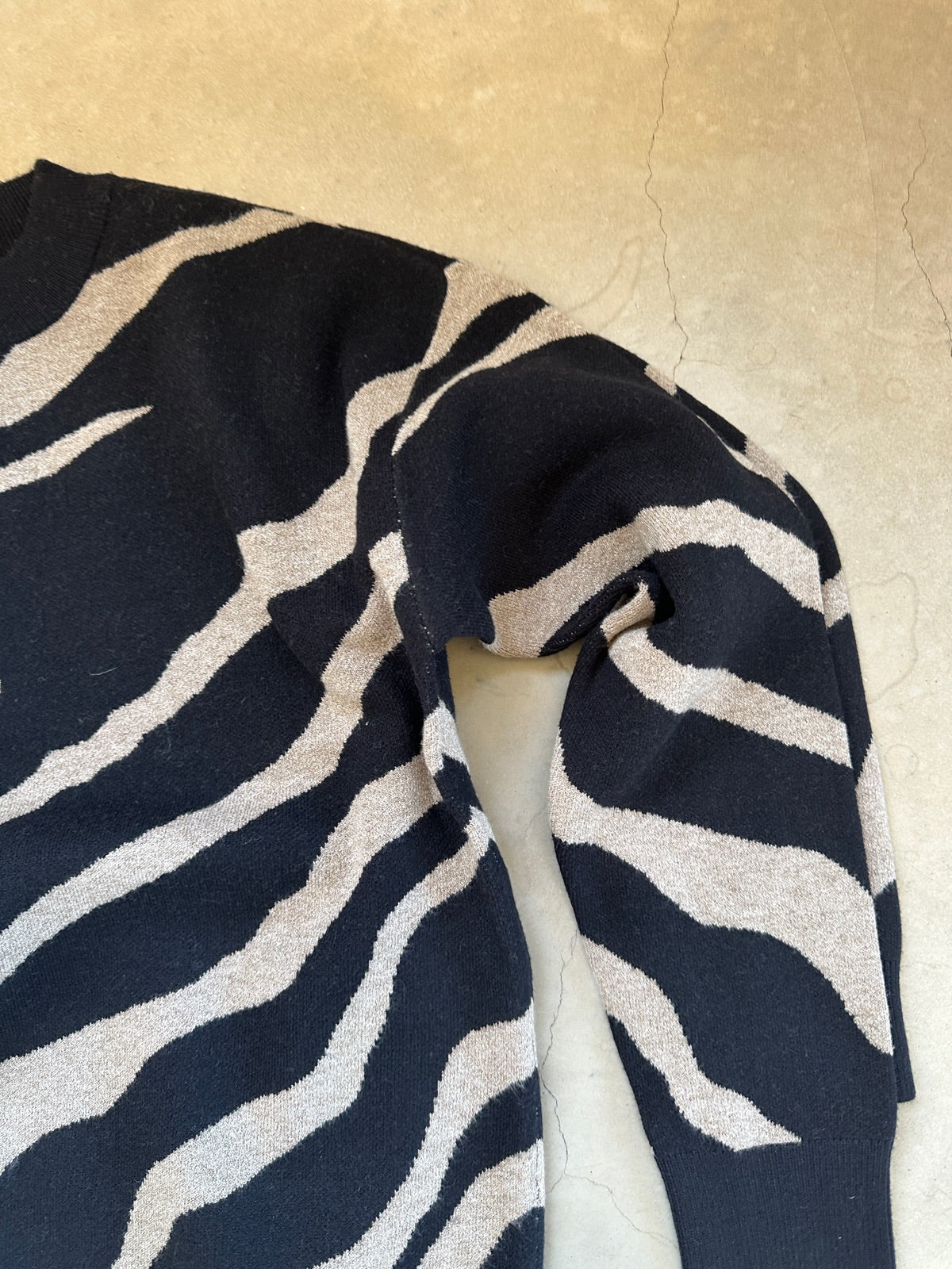 Objray Lo Long Sleeve Knit Pullover Black Desert Taupe Tiger Graphic