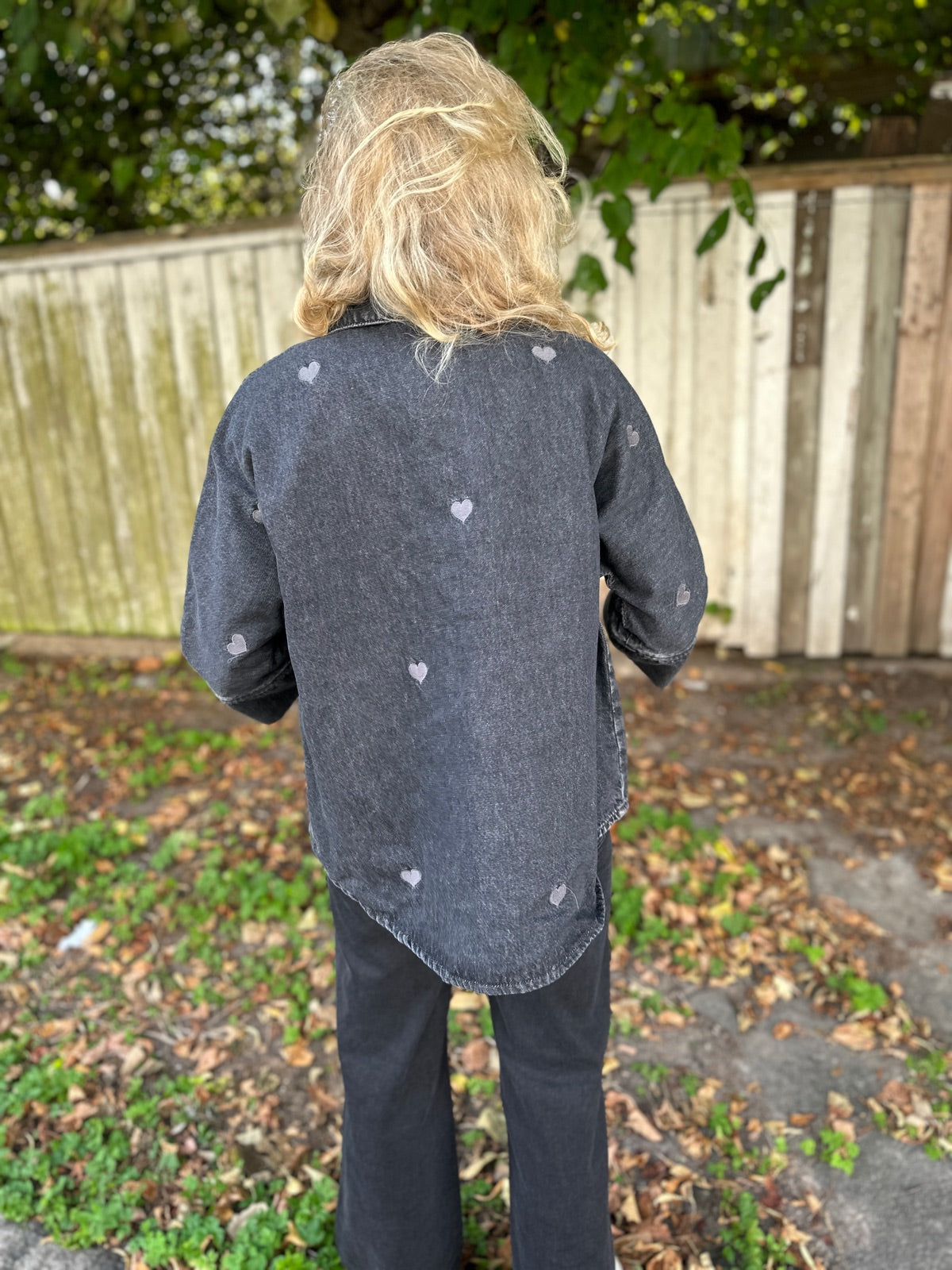 Onlgrace Heart Emb Shirt Washed Black Heart Emb