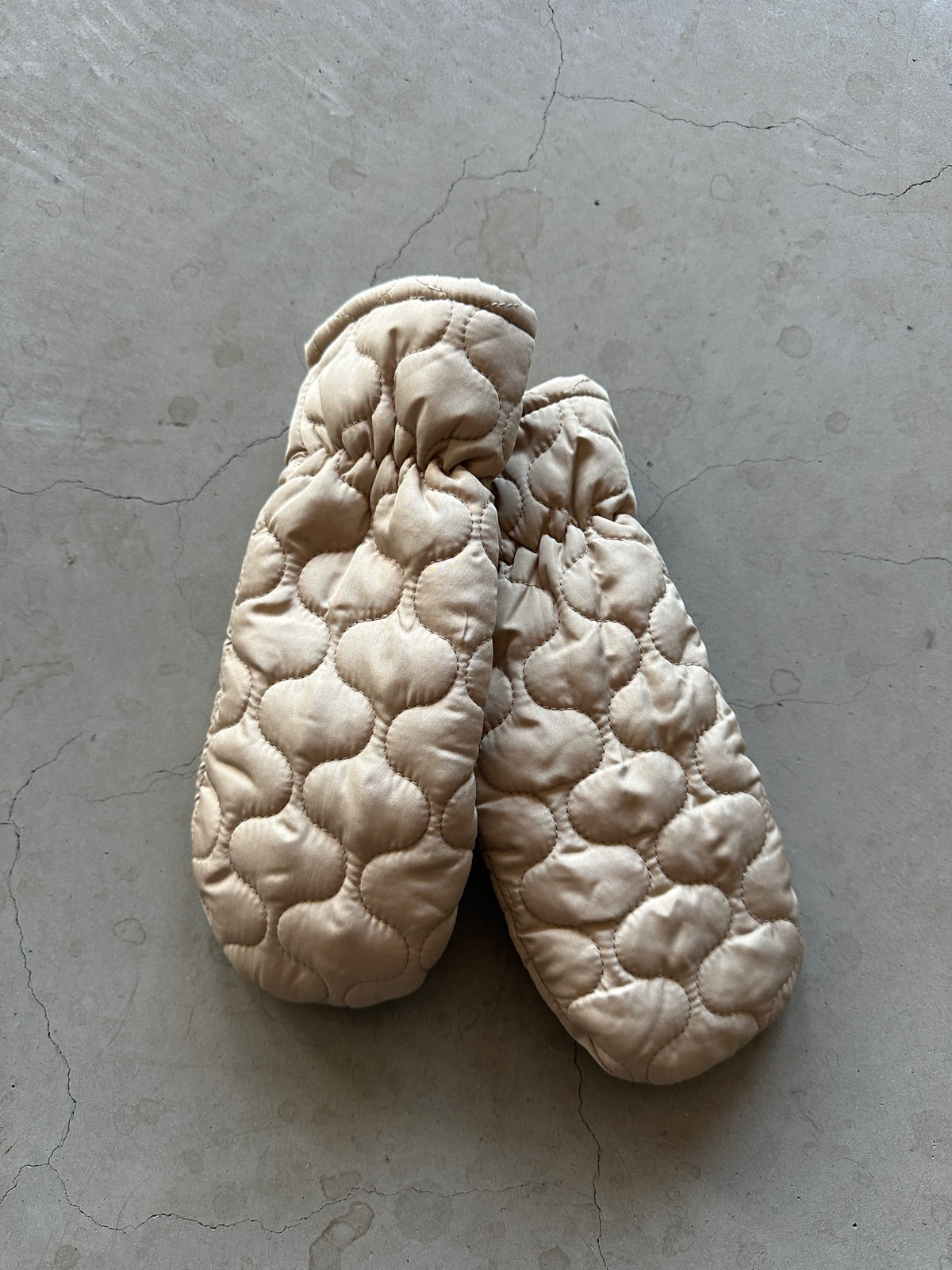 Onlkicky Life Quilt Mittens Acc Brown Rice