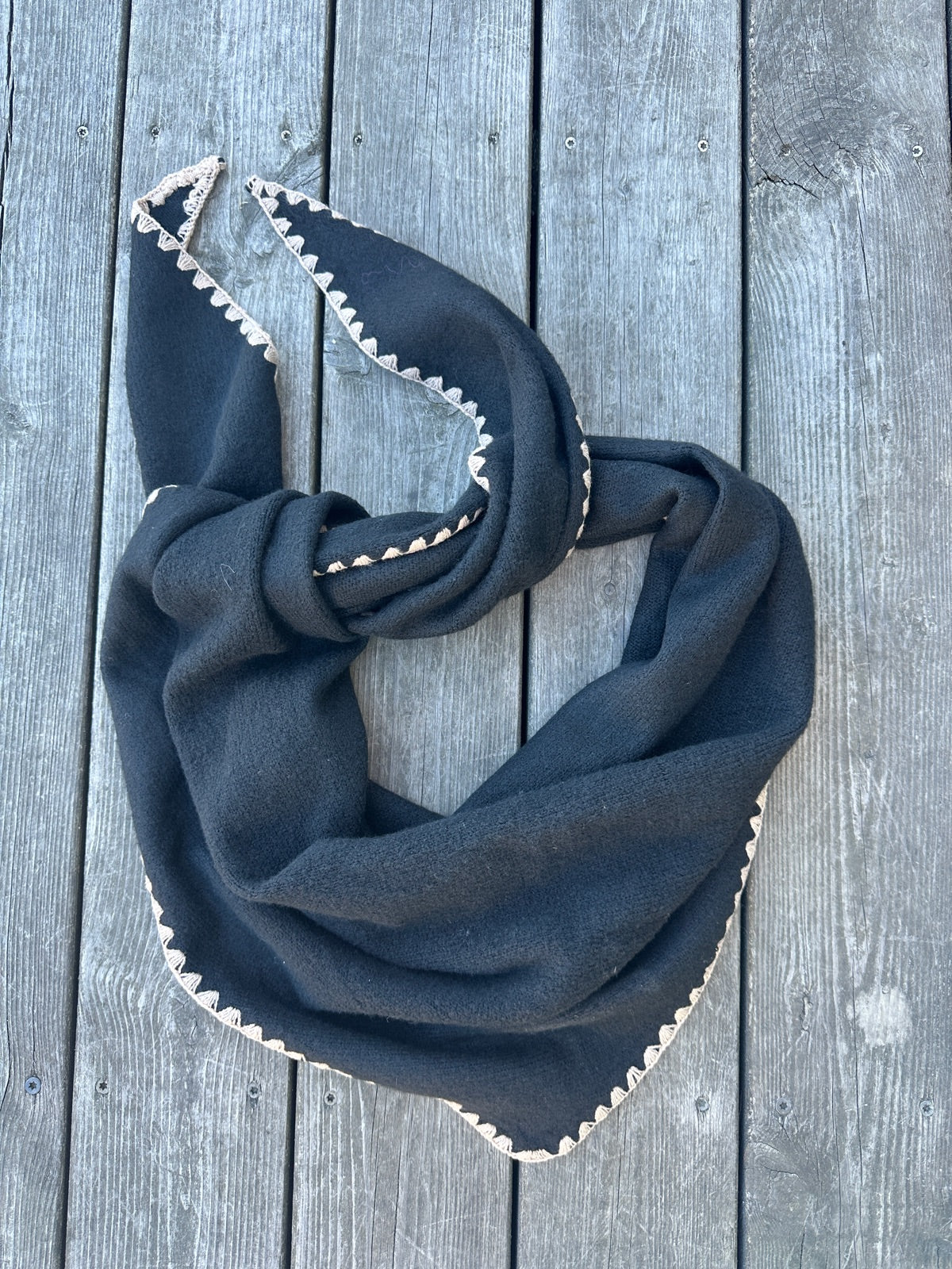 Onllea Life Embroidery Scarf Acc Black Nomad Stitches