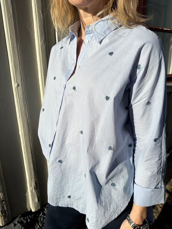 Onlnew Lina Grace Long Sleeve Emb Shirt Brunnera Blue Blue Heart