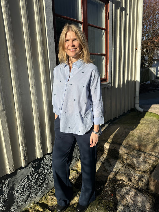 Onlnew Lina Grace Long Sleeve Emb Shirt Brunnera Blue Blue Heart