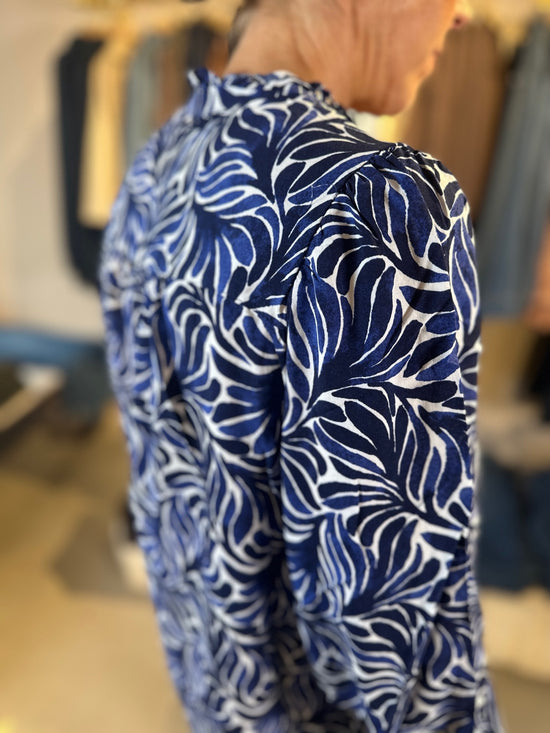 Onlraya Long Sleeve Shirt Surf The Web Graphic Blue