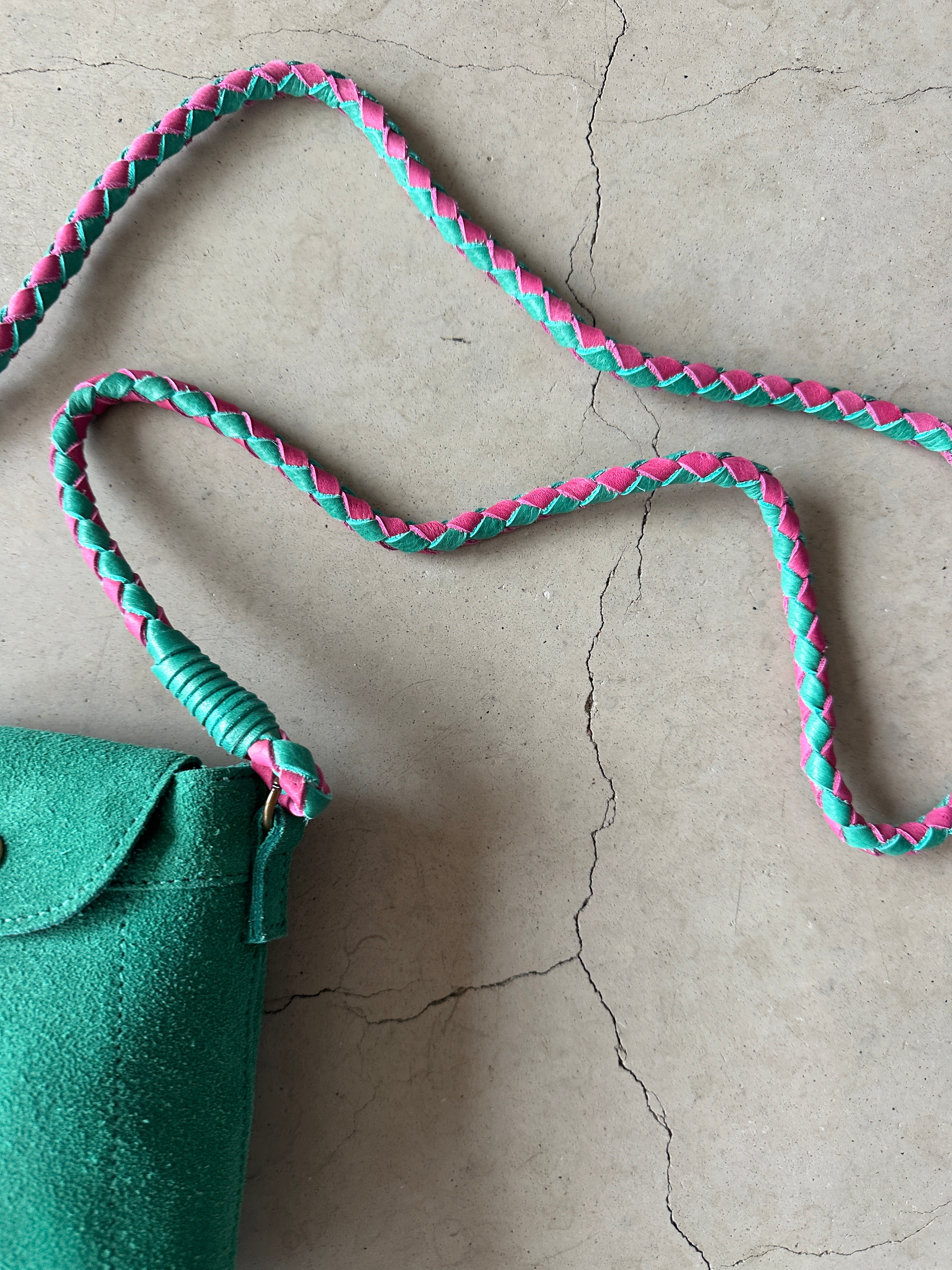 Pcbrianna Suede Phonebag Festival Fuchsia Pepper Green