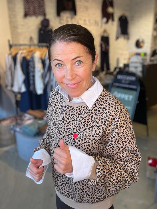 Pcgreta Long Sleeve Emb  Sweat Cloud Dancer Leopard  Red Heart Emb