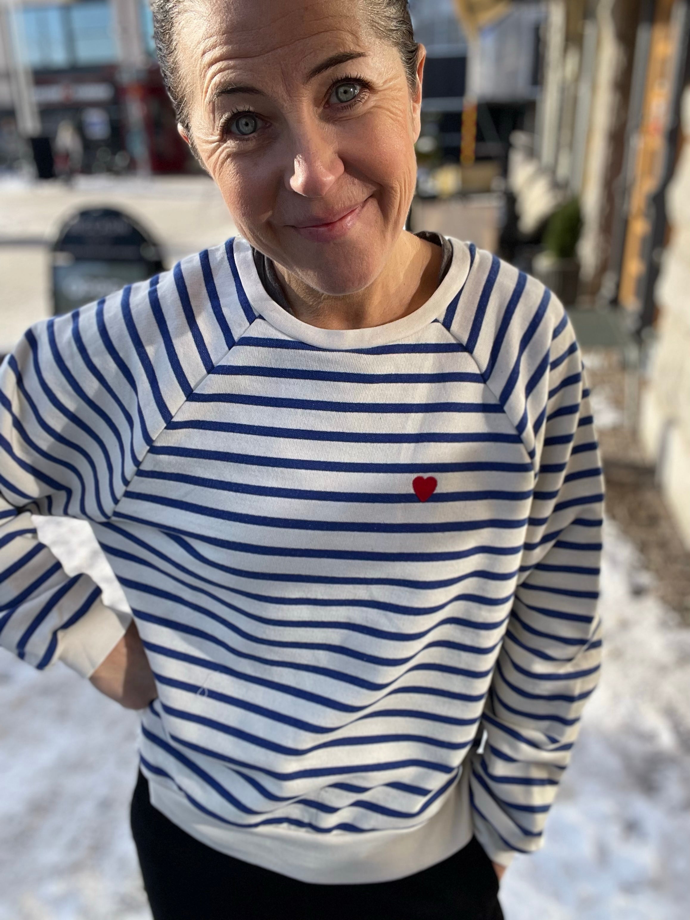 Pcgreta Long Sleeve Emb Ub Sweat Cloud Dancer Surf The Web Heart Emb