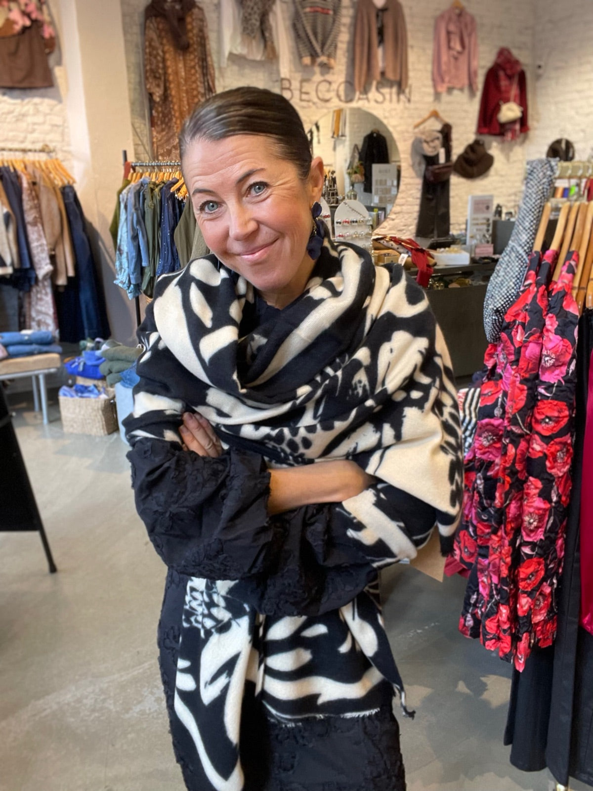 Pcjenela Long Scarf Black Flowers