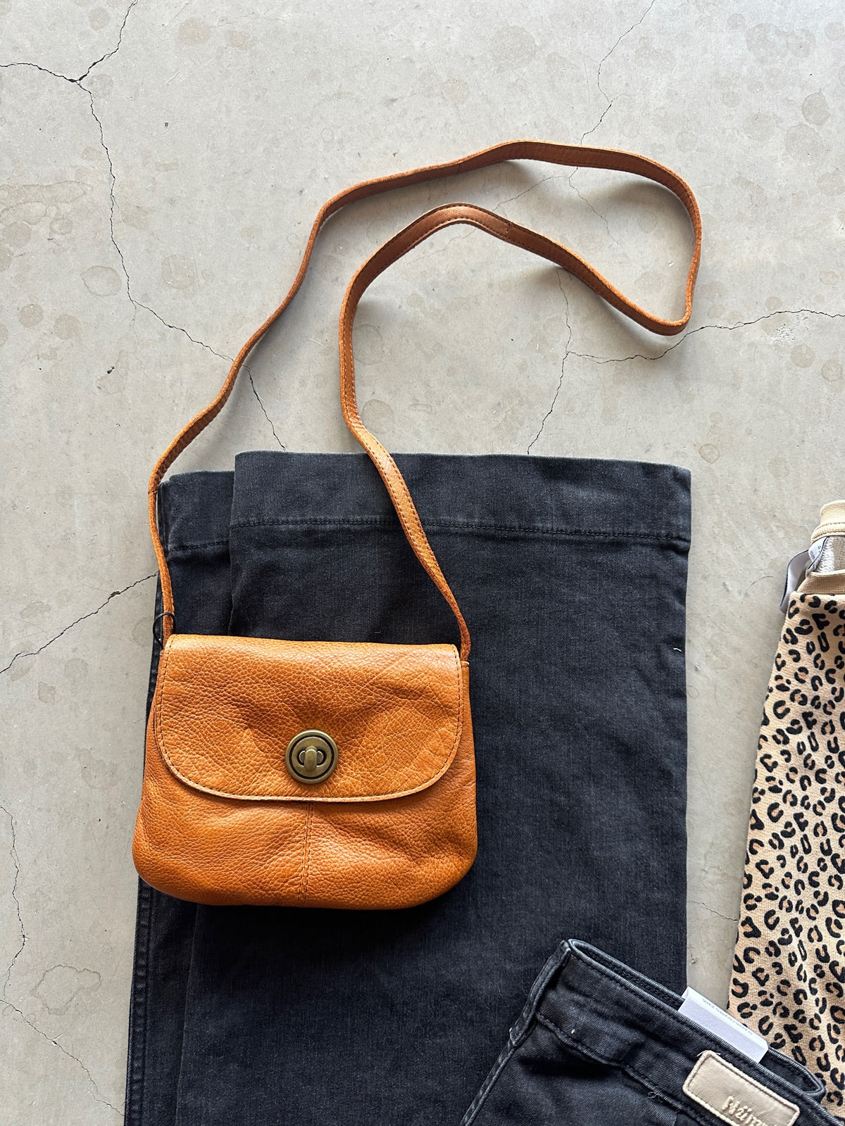 Pctotally Royal Leather Party Bag Cognac