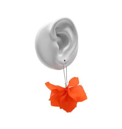 Petal Earrings Red - BECCASIN STORE - Red petal-shaped smycke örhänge hanging from a silver stud on a white ear model.