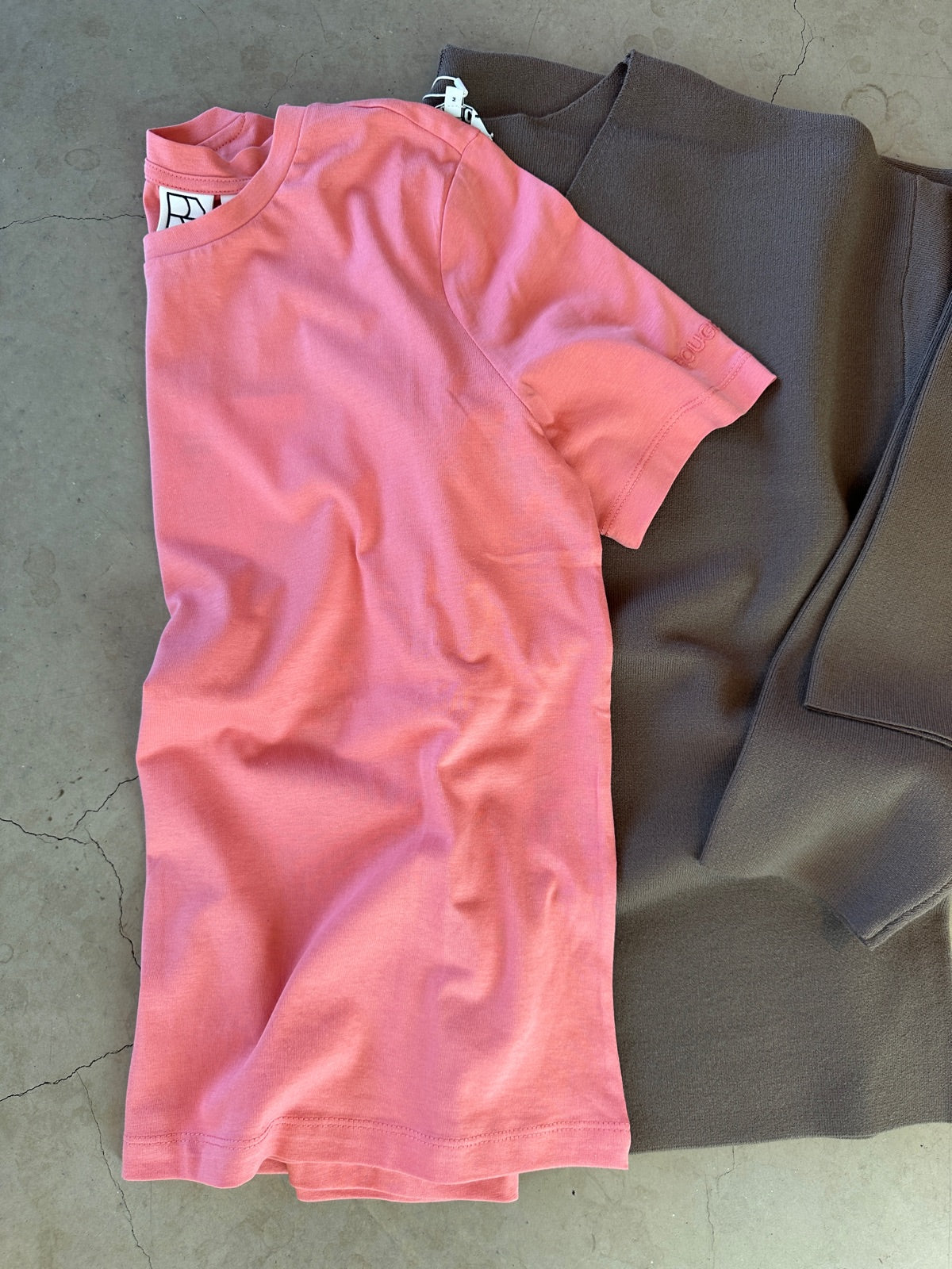 Roupima Short Sleeve Emb O Neck Tee Peach Blossom