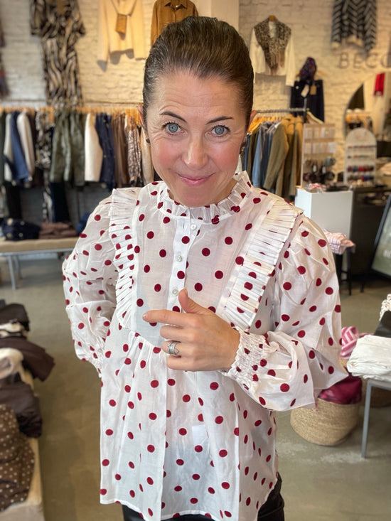 Silke Dot White W Bordaux Dot