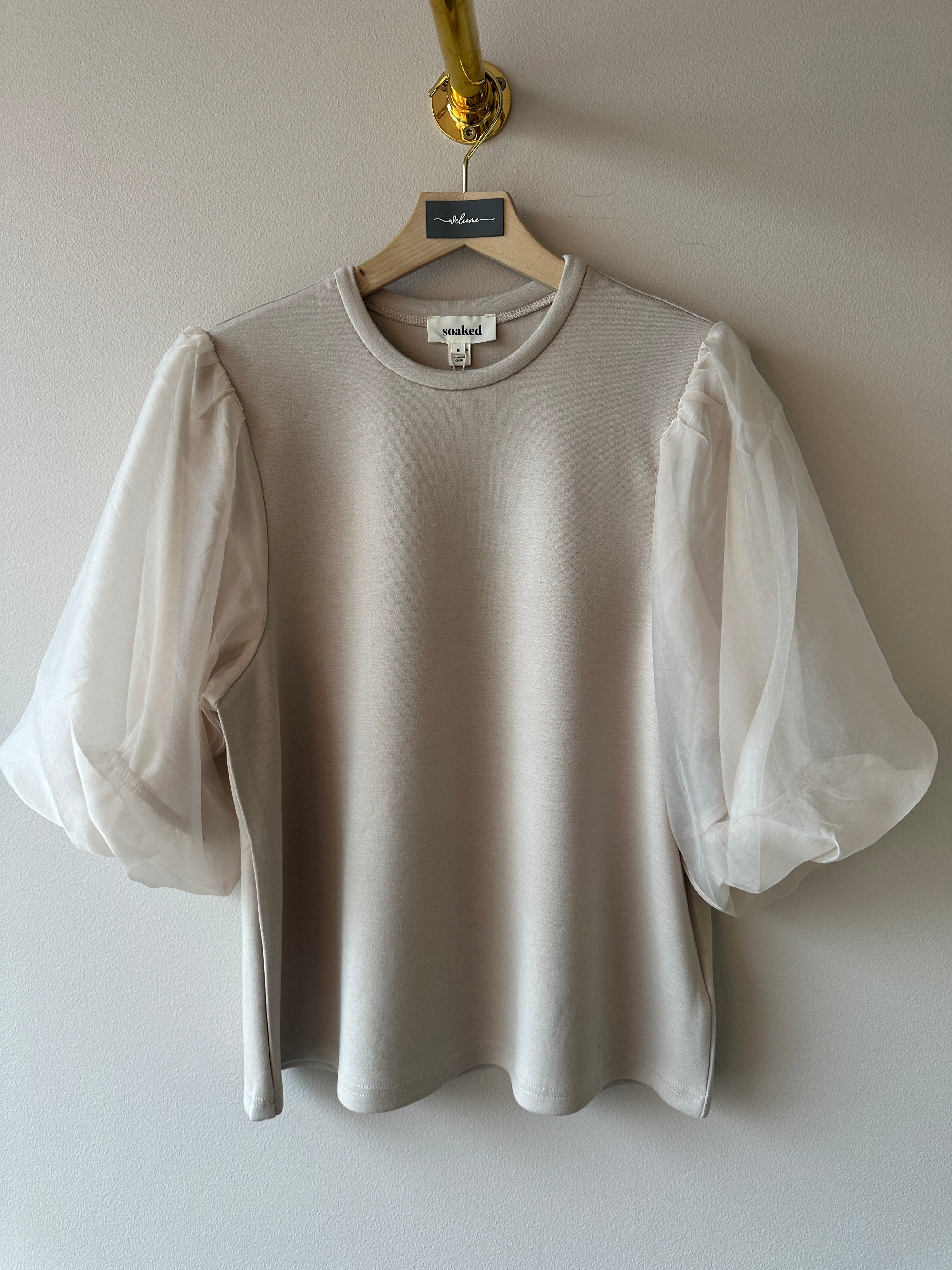 Slmarigold Puff Tee White Pepper. Vit beige tröja med puffärm av tyll. 