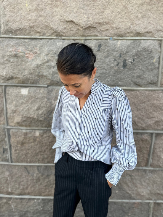 Trixiecc Dot V-Shirt Light Grey