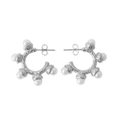 Varya Earrings Silver - BECCASIN STORE - Silver hoop örhänge with six rounded silver bead smycke accents.
