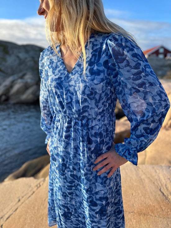 Vifalia Roe Long Sleeve Midi Dress True Blue Dia
