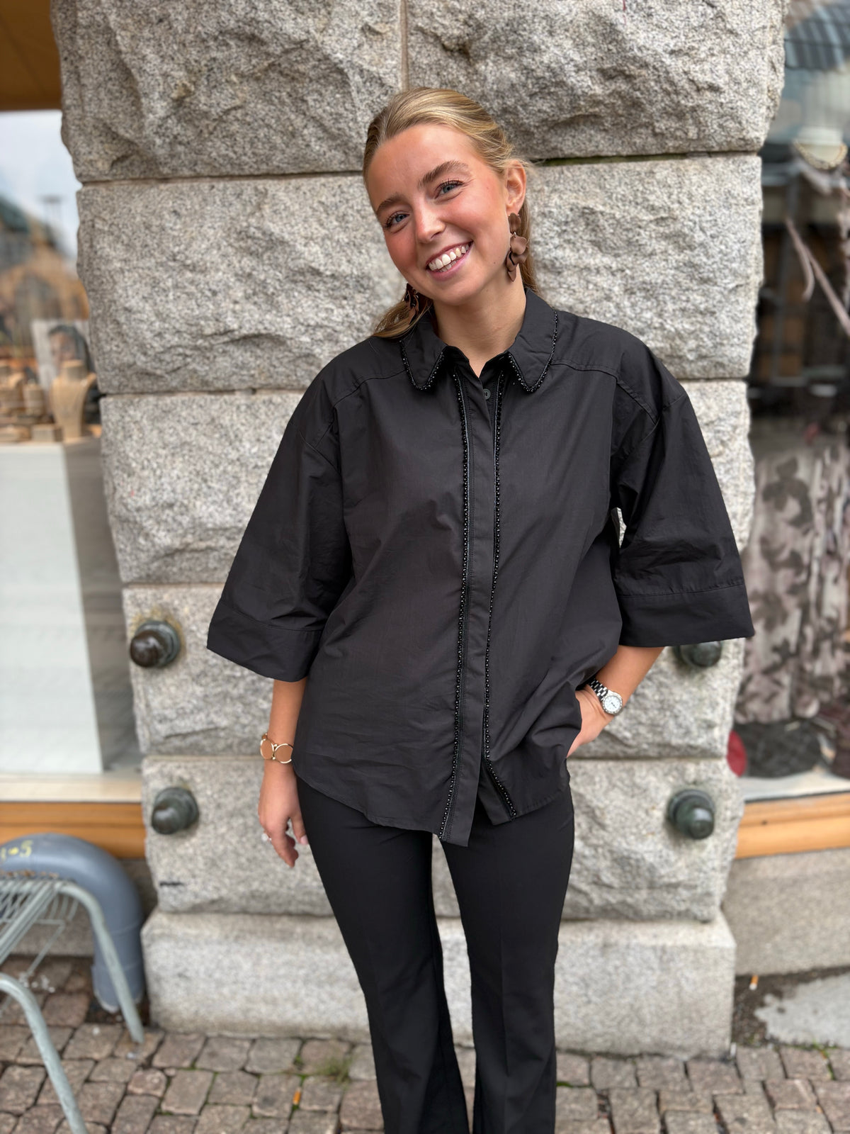 Vilara Loose Shirt Black