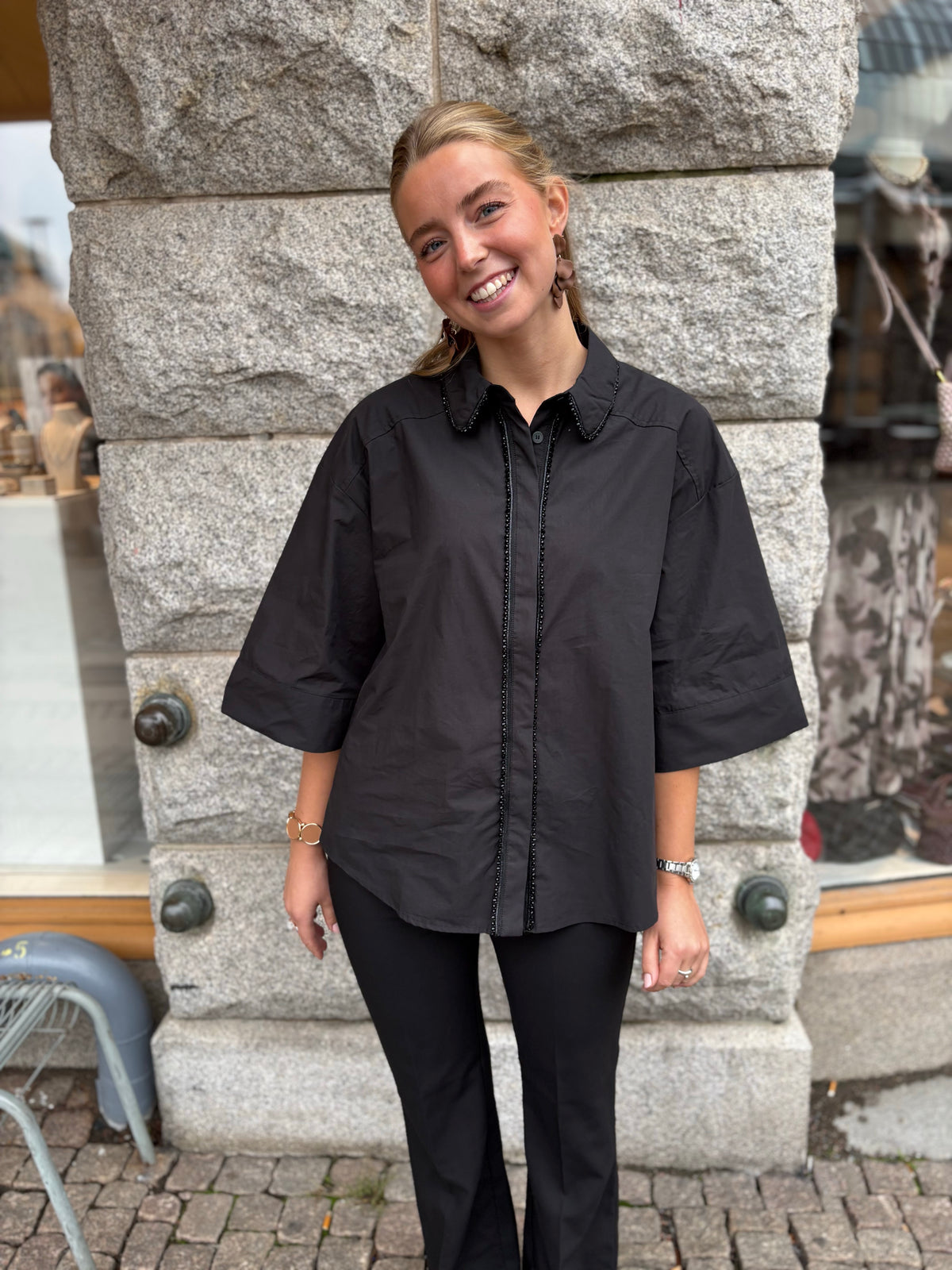 Vilara Loose Shirt Black